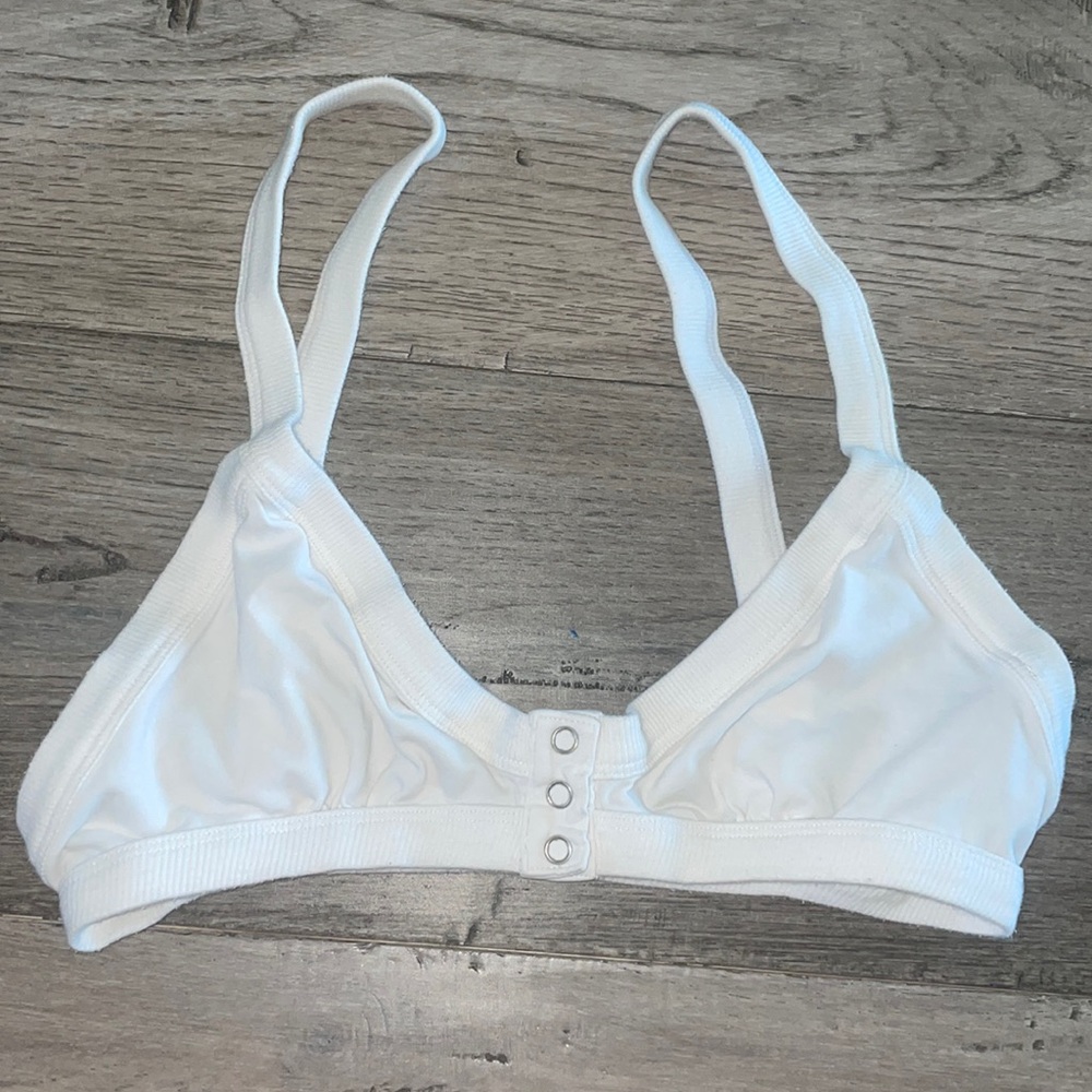 White Top Snap closure Size L